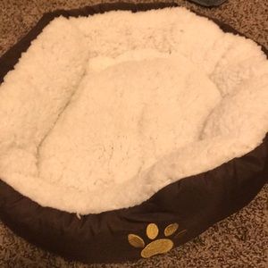 Evelots soft pet bed for cats and small dogs!
